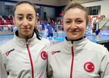 Milli badmintoncular Bengisu ile Nazlıcan, Hollanda'da bronz madalya kazandı