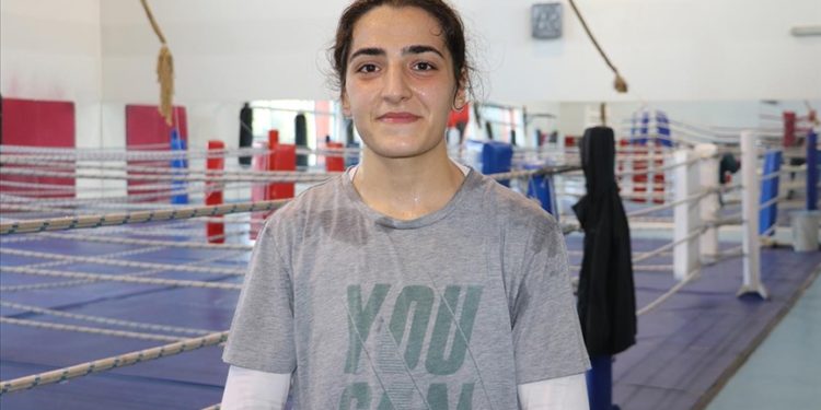 Milli boksör Ece, Avrupa şampiyonasında altın madalya için yumruk sallayacak