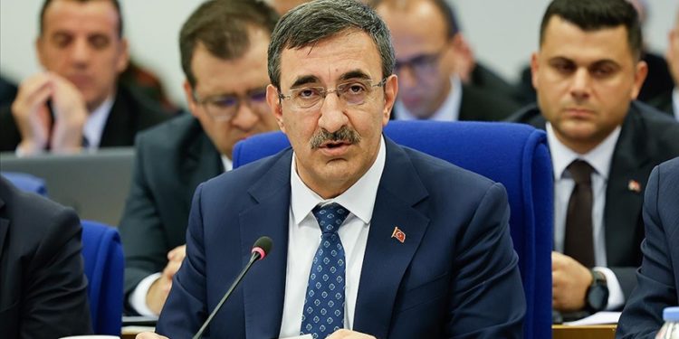 2024 bütçesinde yatırımlara ayrılan kaynağı 1 trilyon 592,9 milyar liraya yükseltiyoruz