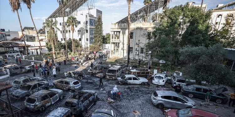 İsrail savaşı sürdürmek için hastane katliamının sorumluluğundan kaçmaya çalışıyor