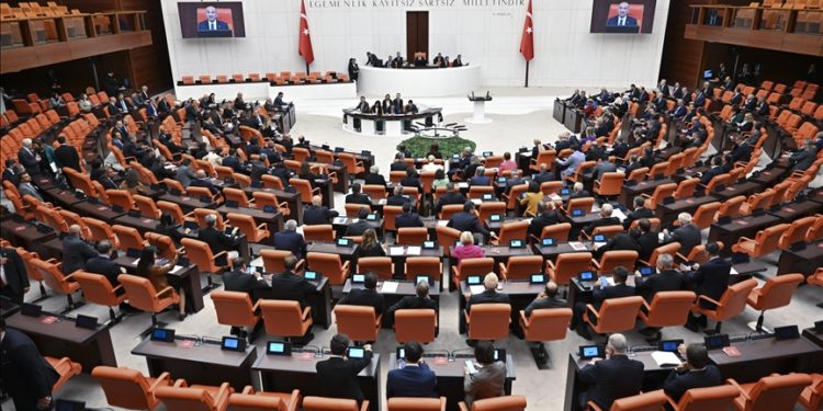 Türk askerinin Irak ve Suriye’deki görev süresinin uzatılmasına ilişkin tezkere TBMM’de