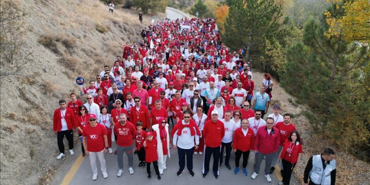 ASELSAN'ın eski ve mevcut çalışanları "Cumhuriyet Yürüyüşü"nde buluştu