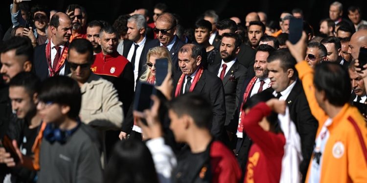 Dursun Özbek’ten şampiyonluk, Erden Timur’dan Fenerbahçe yorumu