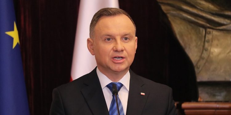 Polonya, İsrail’deki vatandaşlarını tahliye etmek için uçak gönderiyor