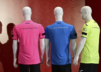 Futbol hakemlerinin forma sponsoru NG Kütahya Seramik oldu