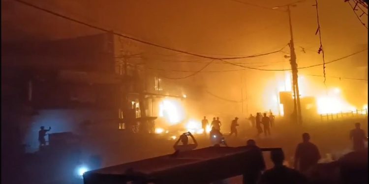 İsrail, Nuseyrat Mülteci Kampı'nı bombaladı