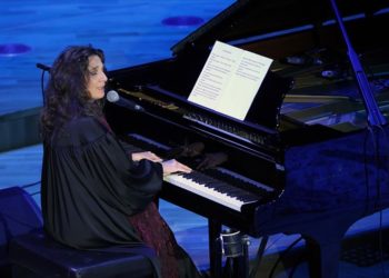 Portekizli şarkıcı Dulce Pontes, Başkent'te konser verdi