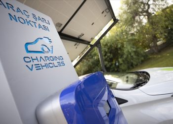 Elektrikli araç sahipleriyle site yönetimleri arasında şarj gerilimi yaşanıyor