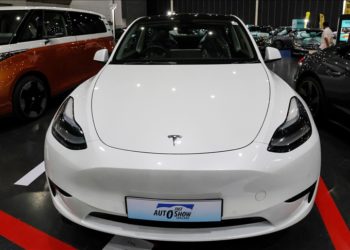 Tesla, ABD'de Model 3 ve Model Y araçlarının fiyatlarında indirime gitti