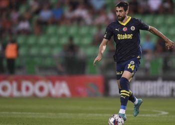 Fenerbahçe'nin Brezilyalı oyuncusu Luan Peres ameliyat edildi