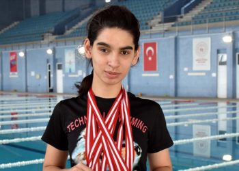 Türkiye şampiyonu görme engelli yüzücü Cemre’nin hedefi uluslararası başarılar