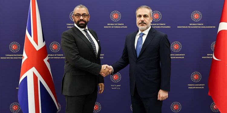 Dışişleri Bakanı Fidan, İngiltere Dışişleri Bakanı Cleverly ile görüştü