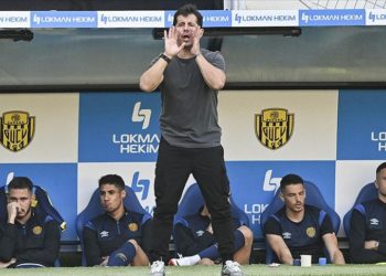 Emre Belözoğlu, teknik direktörlük kariyerinde “dalya” diyecek