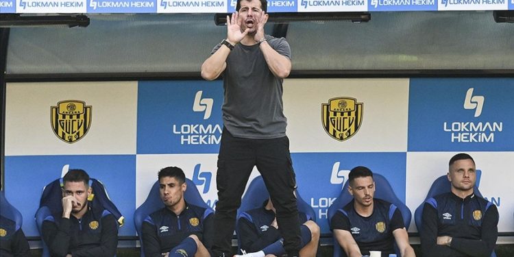 Emre Belözoğlu, teknik direktörlük kariyerinde “dalya” diyecek