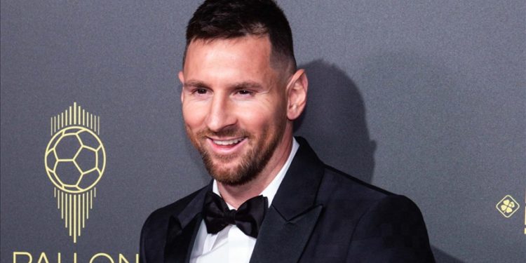 Altın Top (Ballon d'Or) ödülünü Lionel Messi kazandı