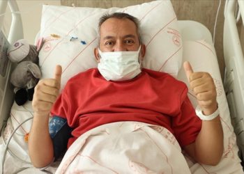 Umudunu kaybetmeyen hastaya hastaneye sekizinci çağrılışında böbrek nakli yapıldı