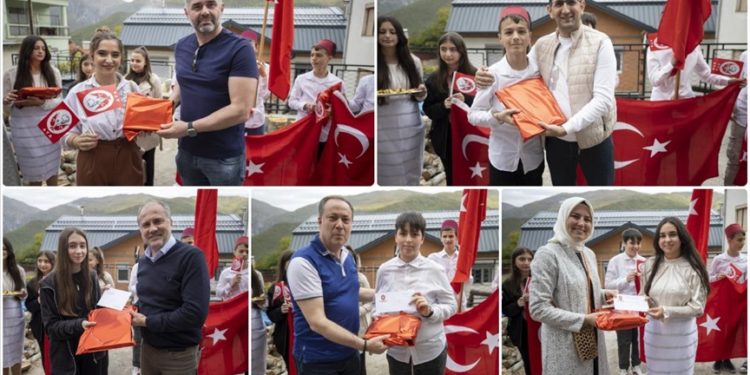 Sakarya’daki çocuklar Kuzey Makedonya’daki Türk akranlarıyla gönül köprüsü kuruyor