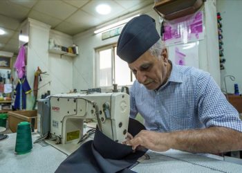 Türkmen zanaatkar, yarım asırdan uzun süredir Osmanlı fesi ve çeşitli şapkalar üretiyor