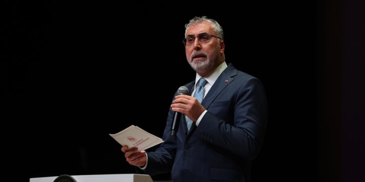 Yılbaşında emekli maaşlarında iyileştirmelere dair gereken adımları atacağız