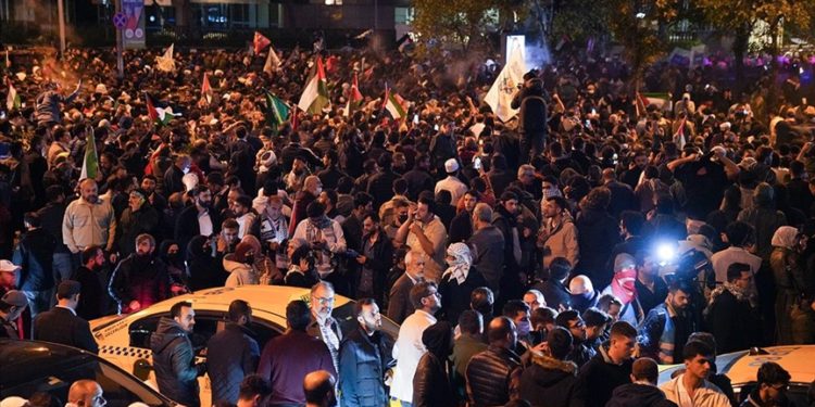 İsrail'in İstanbul Başkonsolosluğu önündeki gösterilerde 63 kişi yaralandı