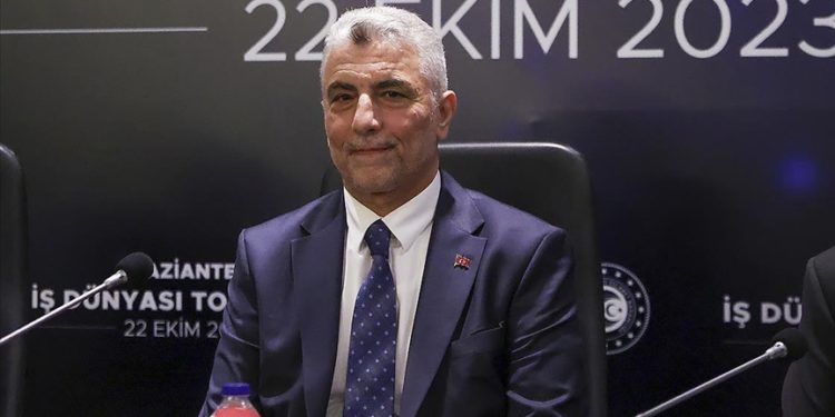 Dünyaya hükmetmeye çalışan egemen güçlerin ikiyüzlü bir politika izlediklerini gördük