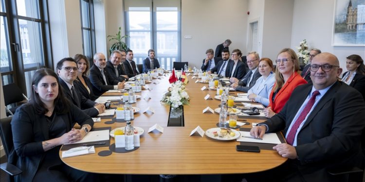 Cumhurbaşkanı Başdanışmanı Kılıç, Federal Almanya Cumhuriyeti Kuzey Ren-Vestfalya Eyalet Meclisi heyetini kabul etti