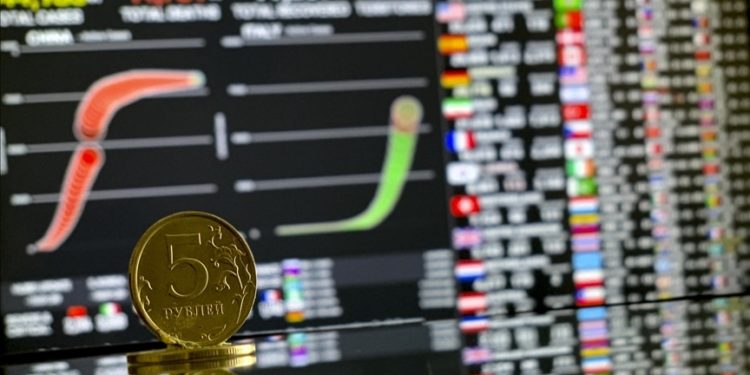 Rusya’nın bütçesi 9 ayda 1,7 trilyon ruble açık verdi