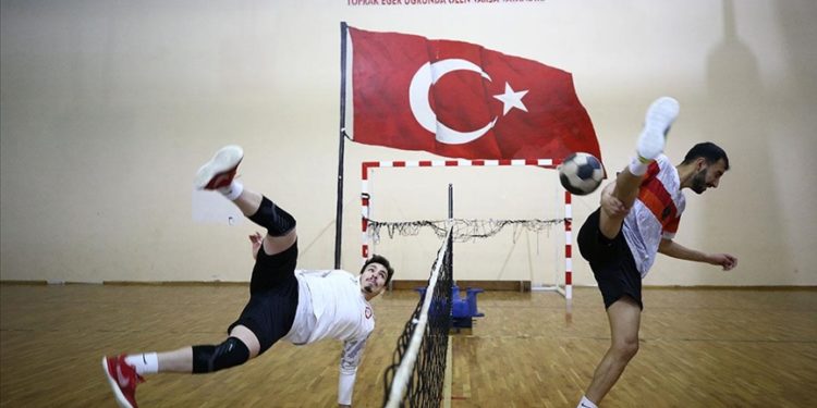 Solhan Ayak Tenisi Takımı, ay-yıldızlı formayla Avrupa şampiyonluğuna uzanmak istiyor