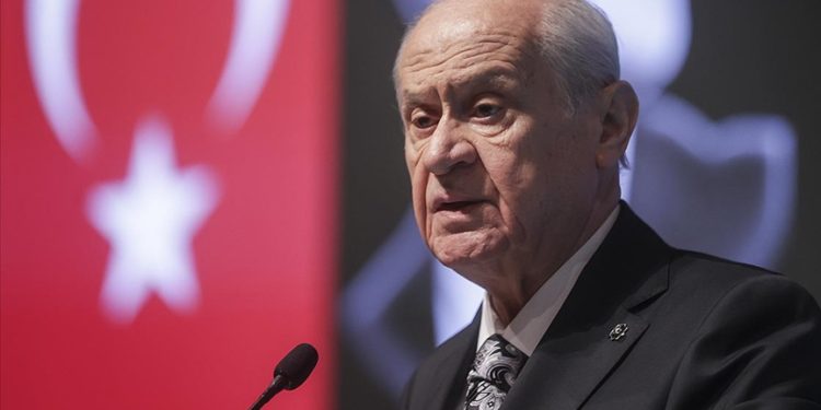 (İsrail’in hastane saldırısı) Sivil halk katliam ablukasına alınmıştır