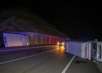 Uşak'ta iki işçi servisinin çarpıştığı kazada 28 kişi yaralandı