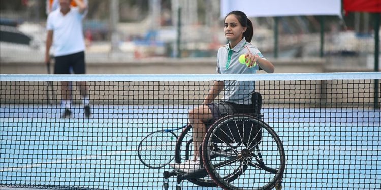 Tekerlekli sandalye teniste hedef dünyanın en iyisi olabilmek