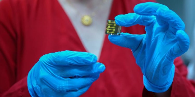 Uluslararası araştırma grubu İzmir’de “yeni nesil güneş pilleri” üzerinde çalışıyor