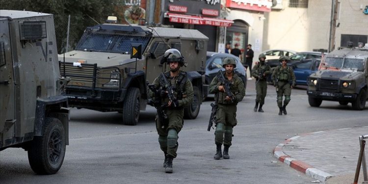 İsrail askerleri, Batı Şeria'da biri çocuk 5 Filistinliyi öldürdü