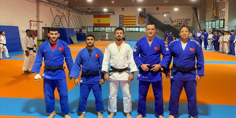 Olimpik milli judocular, İspanya'da uluslararası ortak hazırlık kampına katıldı