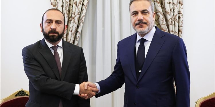 Dışişleri Bakanı Fidan, Ermenistan Dışişleri Bakanı Mirzoyan ile görüştü