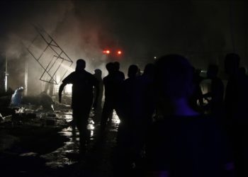 Suriye ordusunun İdlib kent merkezine düzenlediği saldırıda 3 sivil öldü