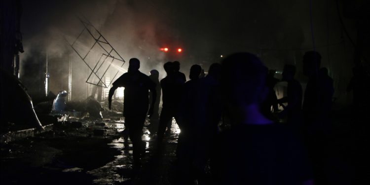 Suriye ordusunun İdlib kent merkezine düzenlediği saldırıda 3 sivil öldü