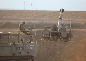 Savaşın 11'inci gününde İsrail'in Gazze'ye saldırıları sürdü