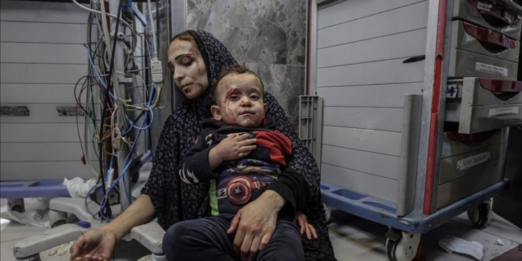 Gazze’deki hastane saldırısı dünya basınında manşetlere taşındı