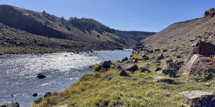 Ardahan’da tarihi mağaraların bulunduğu Harosman Kanyonu turizme kazandırılacak