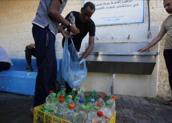 İsrail Gazze’nin suyunu keserek 600 bin insanı temiz susuz bıraktı