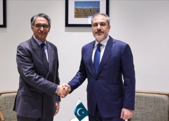 Dışişleri Bakanı Fidan, Pakistanlı mevkidaşı Jilani ile görüştü