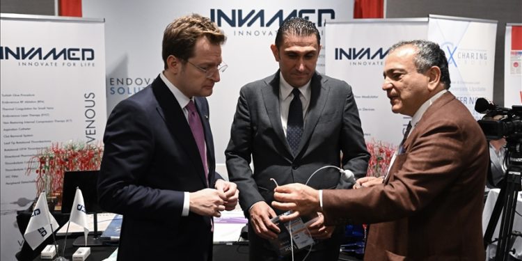 New York’taki tıp sempozyumunda Türkiye’de geliştirilen “çok katmanlı stent” tanıtıldı