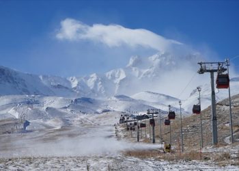 Erciyes Kayak Merkezi yeni sezon için gün sayıyor