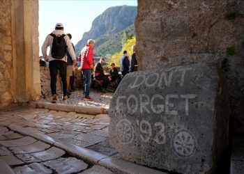 Tarihi Mostar Köprüsü’nün yıkılışının 30. yılında anma töreni düzenlendi