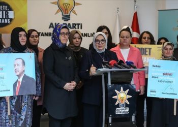 AK Parti’den 81 ilde kadına yönelik şiddetle mücadele için eş zamanlı basın açıklaması