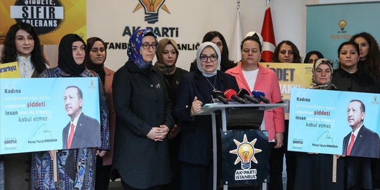 AK Parti’den 81 ilde kadına yönelik şiddetle mücadele için eş zamanlı basın açıklaması