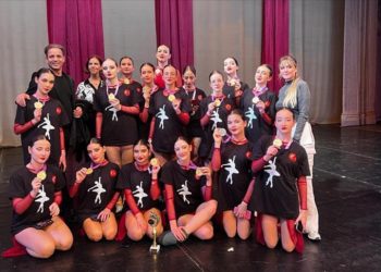 Türk dansçılar Kuzey Makedonya’daki yarışmada birincilik elde etti