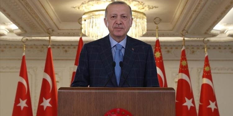 Cumhurbaşkanı Erdoğan Azerbaycan'ın Karabağ zaferini tebrik etti