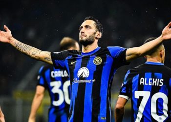 Hakan Çalhanoğlu atıyor, Inter zirvedeki yerini koruyor